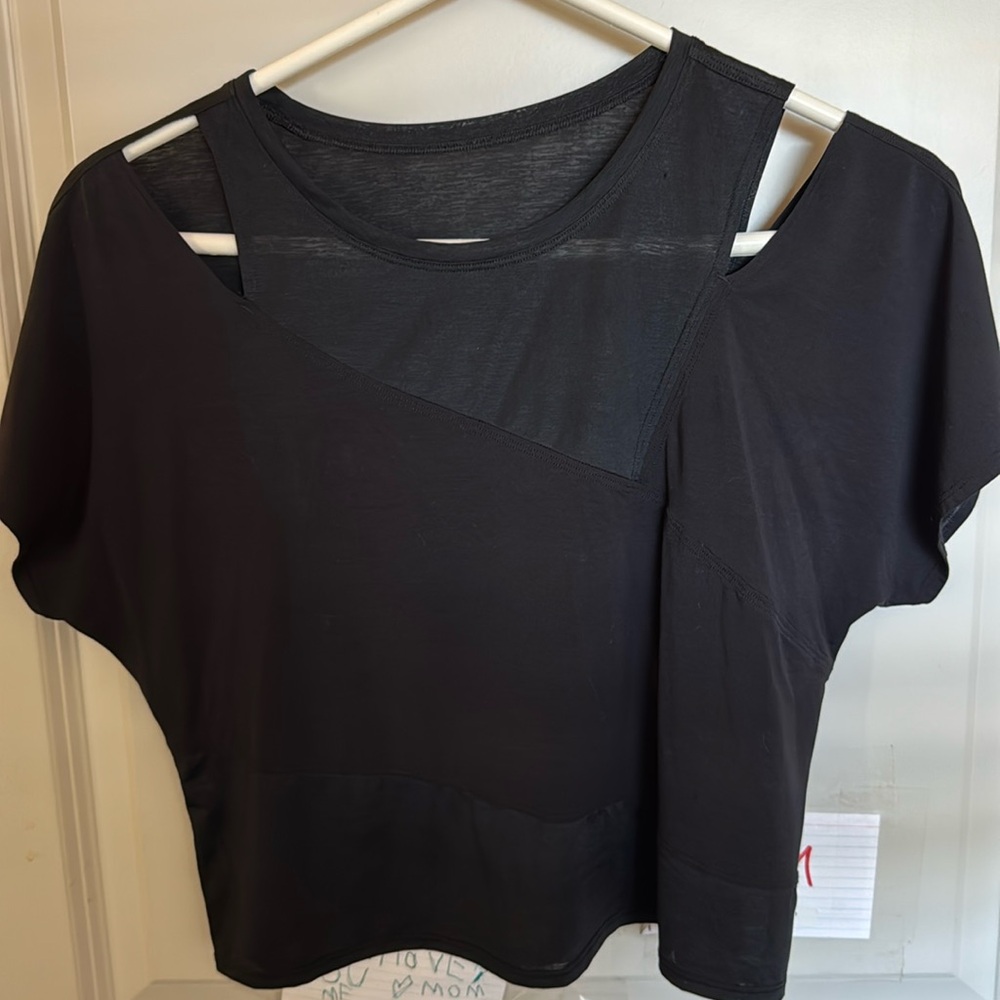 Cut out cropped tee